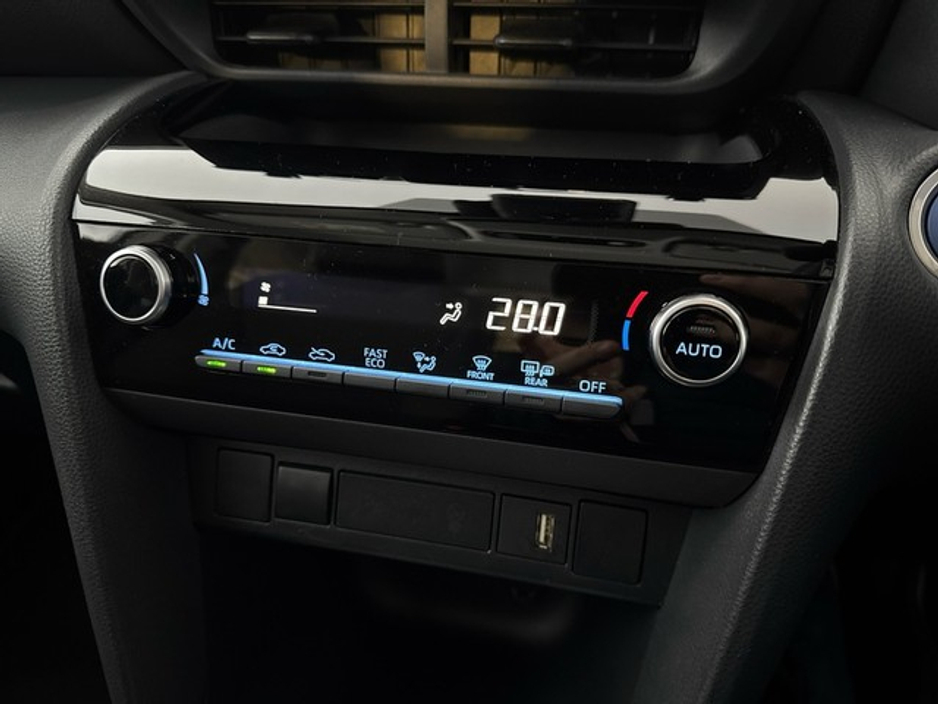 2023 Toyota Yaris Cross HYBRID LUNA €27,950