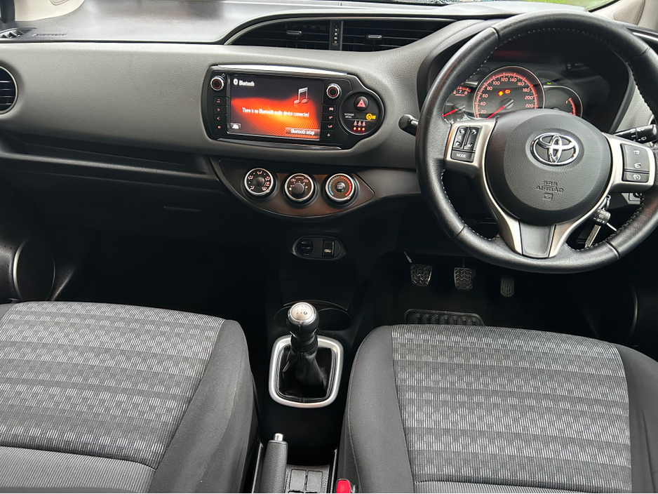 2016 Toyota Yaris 1.0 LUNA 4DR**//**BLUETOOTH**//**REVERSING CAMERA**//**NEW NCT  TILL 02/2027**//**FINANCE AVAILABLE**//**TRADE IN WELCOME**//**2 KEYS**//**WARRANTY!!!! €9,999