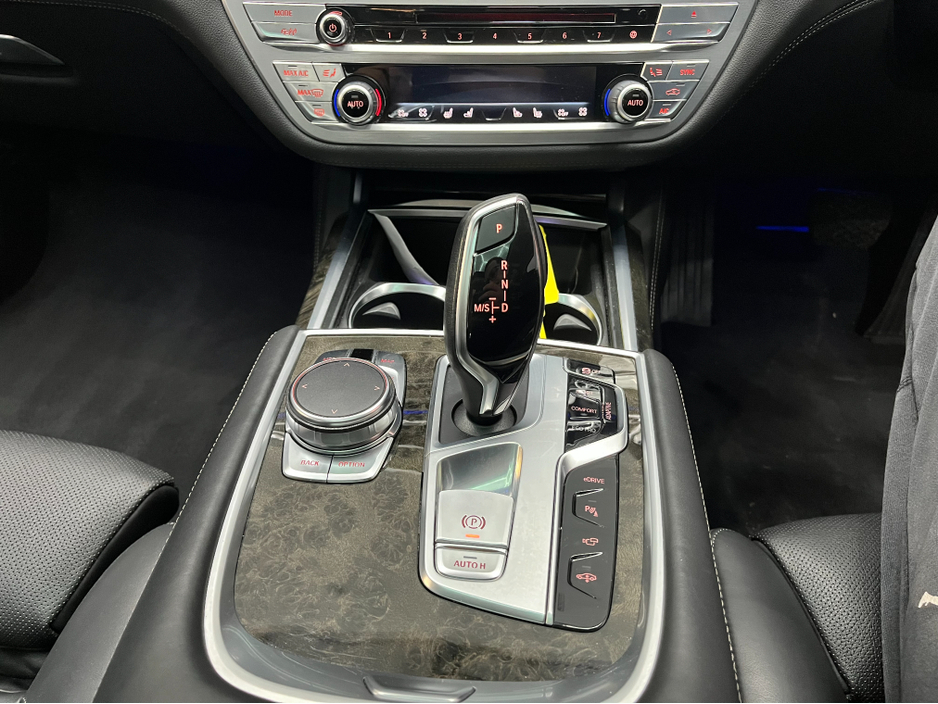 2016 BMW 7 Series ONLY €23950! 2016 BMW 740E iPERFORMANCE 2.0 AUTOMATIC / CRUISE CONTROL / 360° PARKING CAMERA / ELECTRIC MEMORY HEATED & MASSAGING SEATS / PANORAMIC SUNROOF / REAR HEATED SEATS €23,950