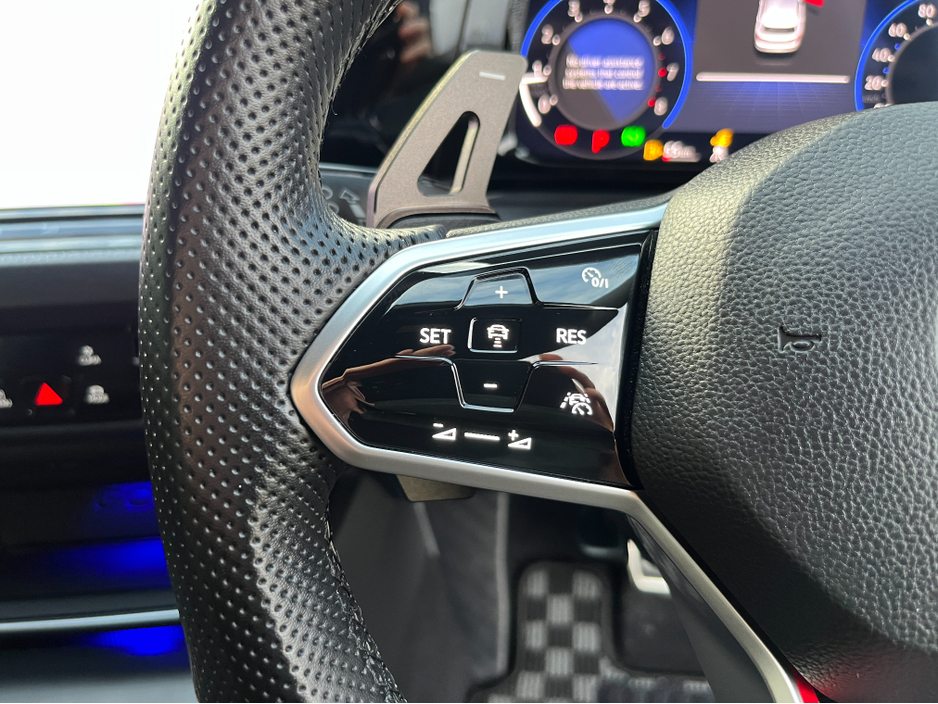 2022 Volkswagen Golf GTI AUTOMATIC 2.0 PETROL //LOW MILES//HEATED SEATS AND STEERING WHEEL//HEAD UP DISPLAY//KEYLESS ENTRY// €39,950