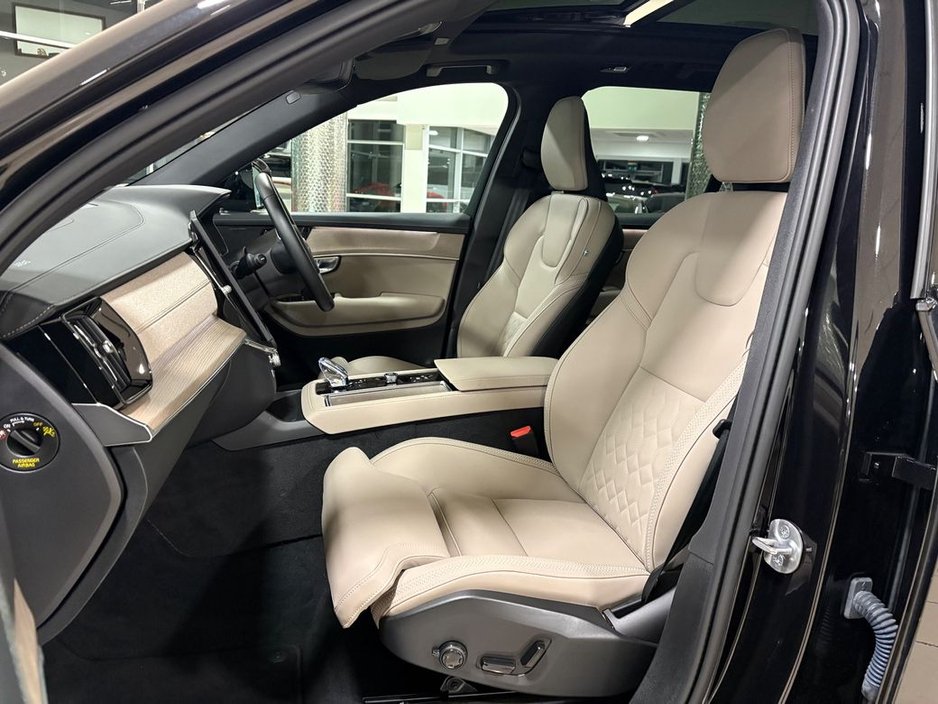 2025 Volvo XC90 T8 PLUS AWD 7-SEATER=BLONDE LEATHER//PAN ROOF//AS NEW=2 YEAR WARRANTY=TAILORED FINANCE PACKAGES INCL PCP AVAILABLE=TRADE IN'S WELCOME €81,995