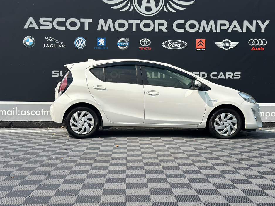 2014 Toyota Aqua Auto €9,500