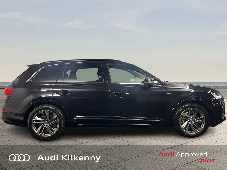 2021 Audi Q7 55 TFSI e S Line Black Edition - 381 bhp €53,900