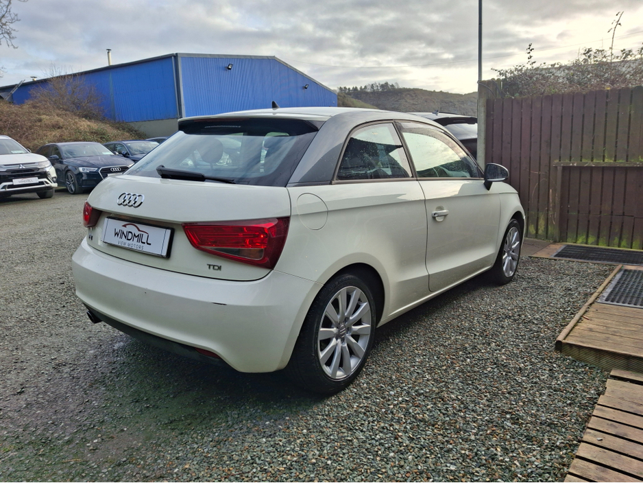 2011 Audi A1 1.6 TDI 105 SPORT 3DR €4,500