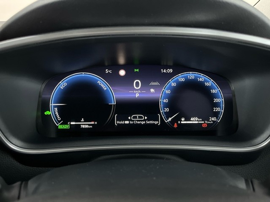 2025 Toyota Corolla LunaSport Hybrid €33,950