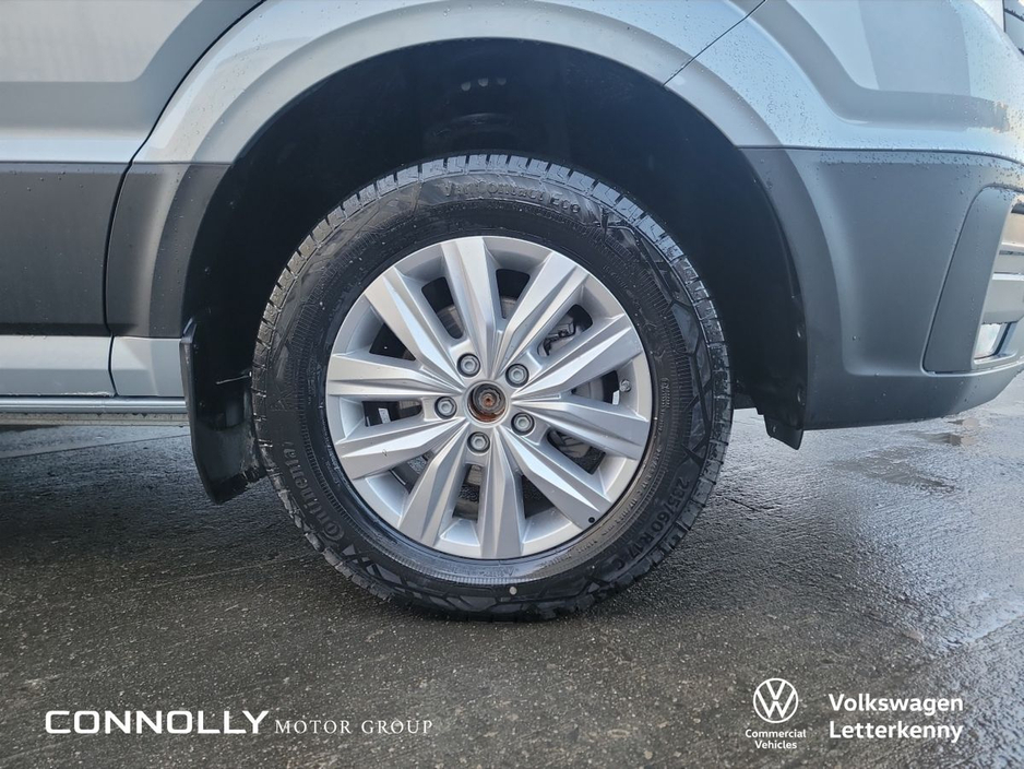 2025 Volkswagen Crafter CR35 Panel van Highline MWB 177 HP 2.0 TDI 8sp Automatic FWD €45,488