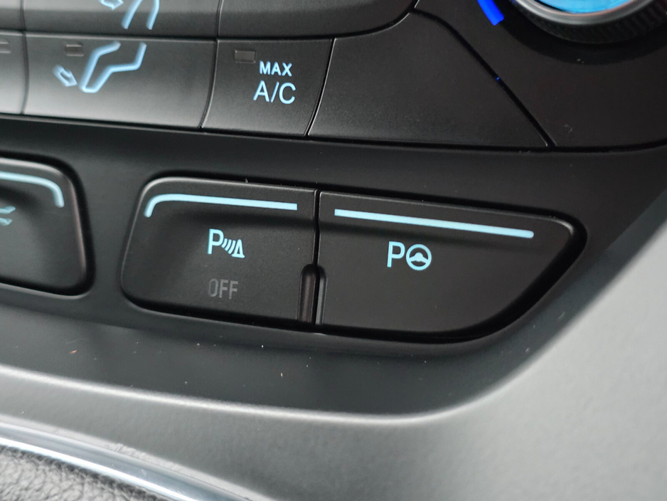 2017 Ford Kuga 1.5TDCi 120PS FWD ST-Line €17,999