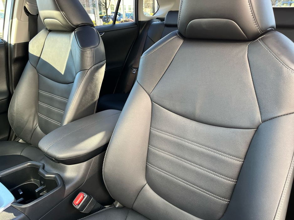 2023 Toyota Rav4 2.5 Hybrid AWD-i Platinum €44,950