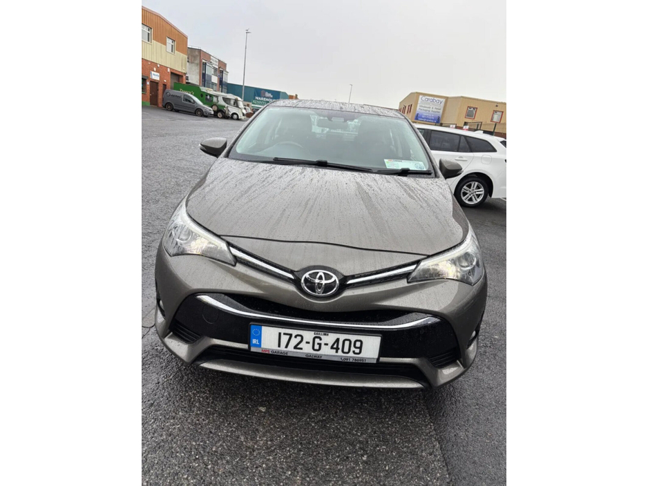 2017 Toyota Avensis 1.6 D-4D Luna Navi Saloon €11,500