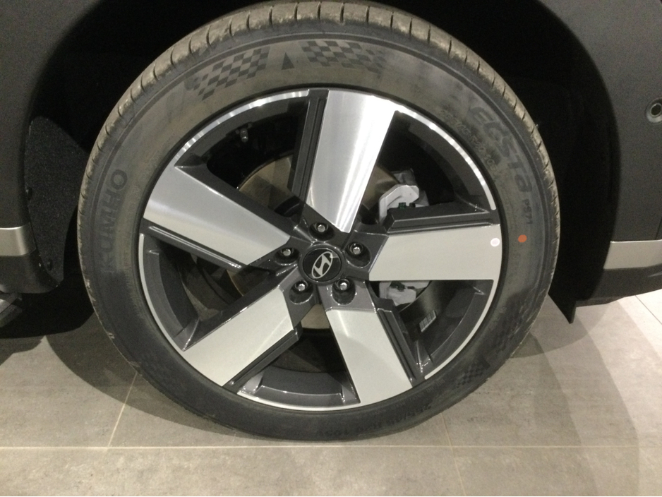 2026 Hyundai Santa Fe PHEV PREMIUM 4 WHEEL DRIVE - Hyundai Side Steps - €69,950