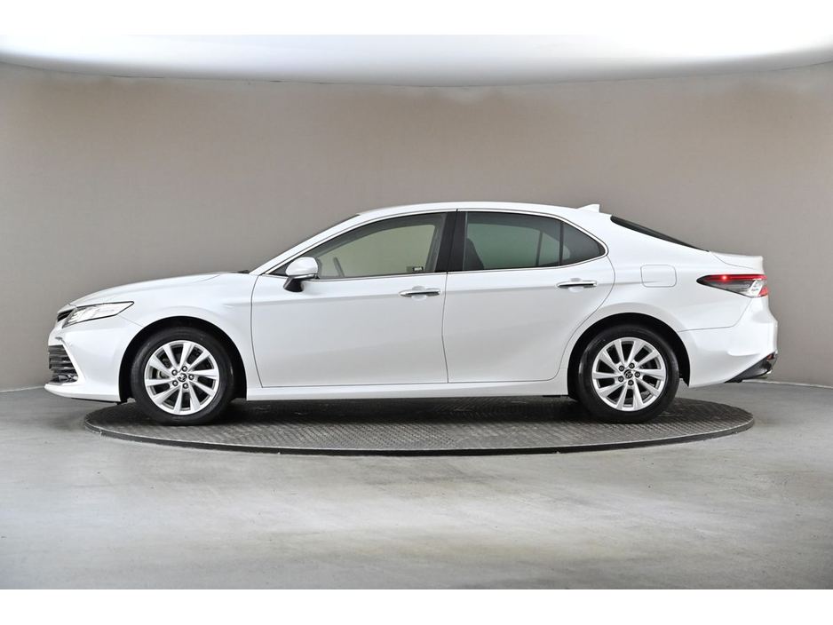 2021 Toyota Camry 2.5 HYBRID *REVERSE CAM*PEARL PAINT*PARK SENSORS* €30,490