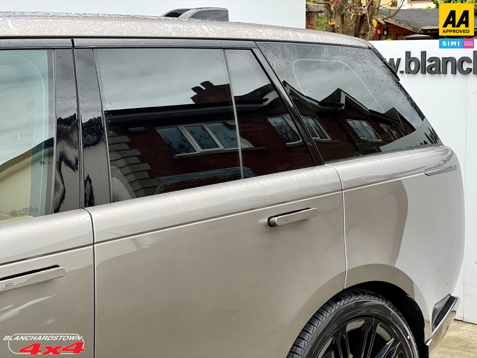 2023 Land Rover Range Rover 1ST EDITION D350 DIESEL POWERHOUSE €149,900