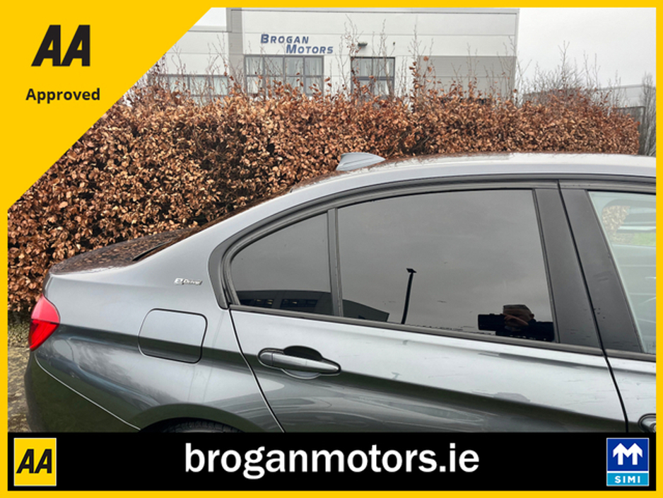 2017 BMW 3 Series 330e 2.0 T SE*Petrol Plug In Hybrid*Sat Nav*Upgraded Alloy Wheels* €14,995