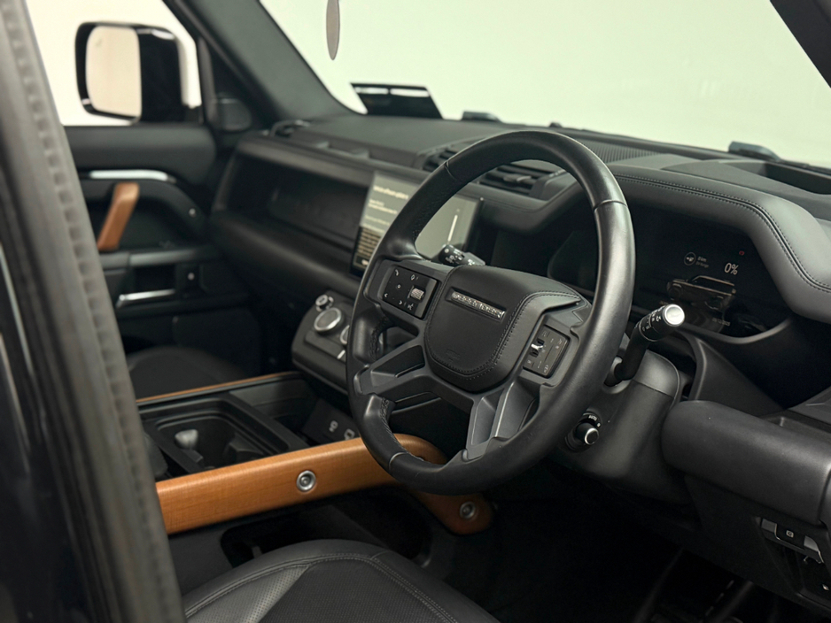 2023 Land Rover Defender X P400E FLAGSHIP MODEL €87,990