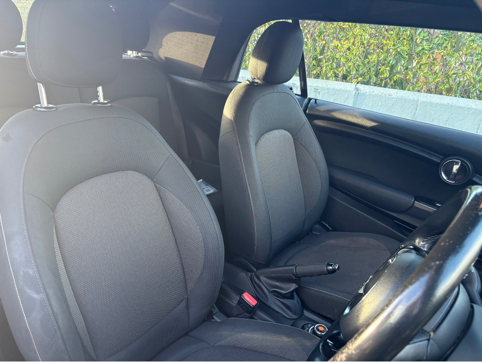 2016 MINI Convertible 1.5 COOPER €14,950