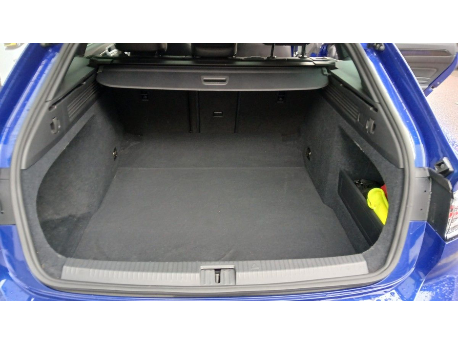 2025 Volkswagen Arteon 2.0TDI D7F 150HP R-LINE SHOOTING BRAKE, LAPIZ BLUE. €54,950