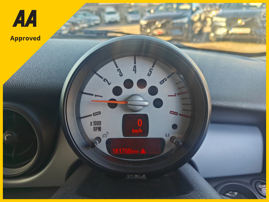 2013 MINI Hatch 2013 1.6  Petrol FIRST €7,950