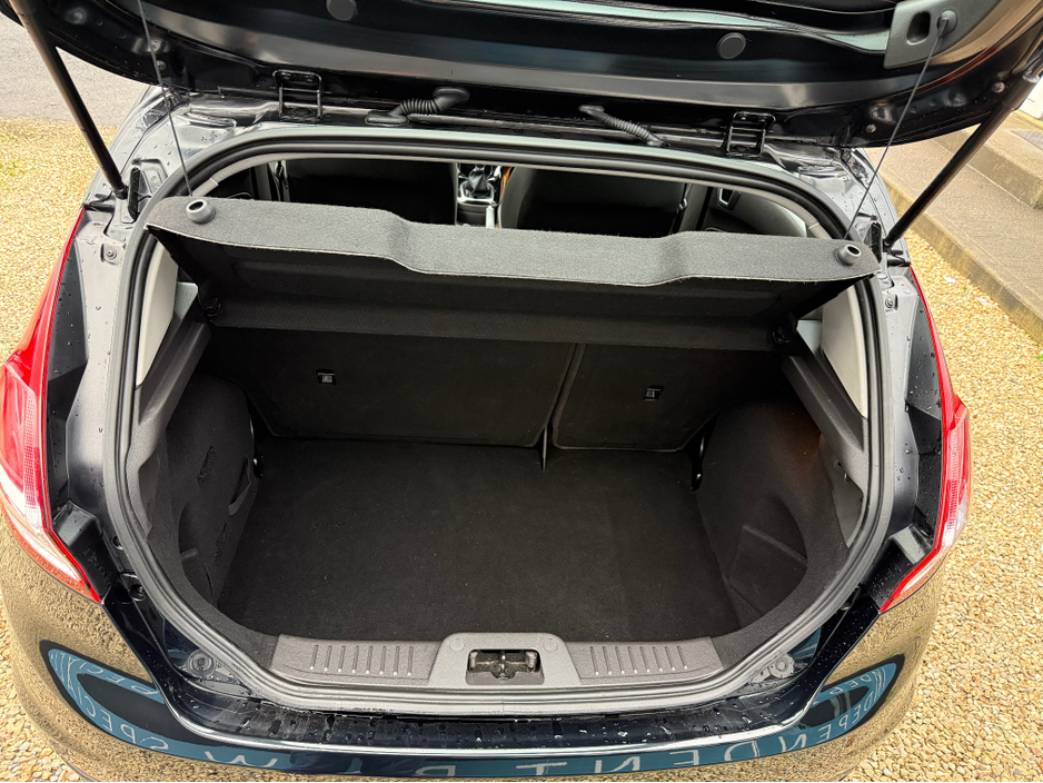 2016 Ford Fiesta ZETEC 1.5 TDCI - EXCELLENT MPGS - LOW MILES - LOW TAX (180 P/A) - NEW NCT TO 01/2028 ! €9,995