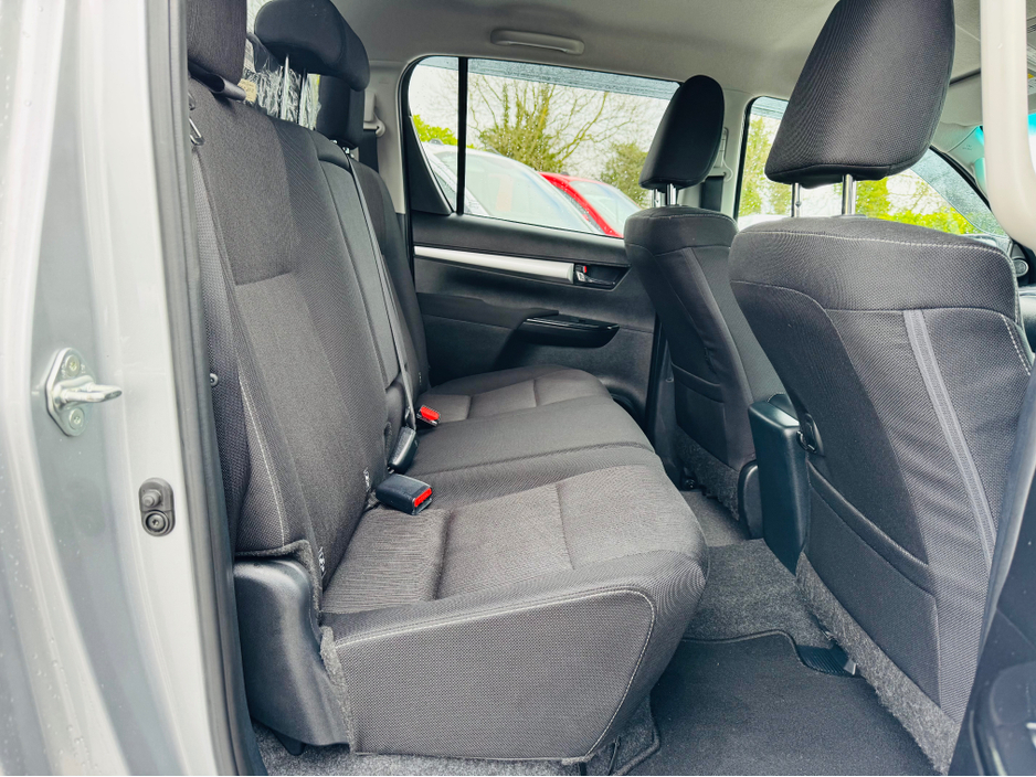 2023 Toyota Hilux *NO VAT* 2.8 SR5 DOUBLE CAB 4DR #300 €45,999