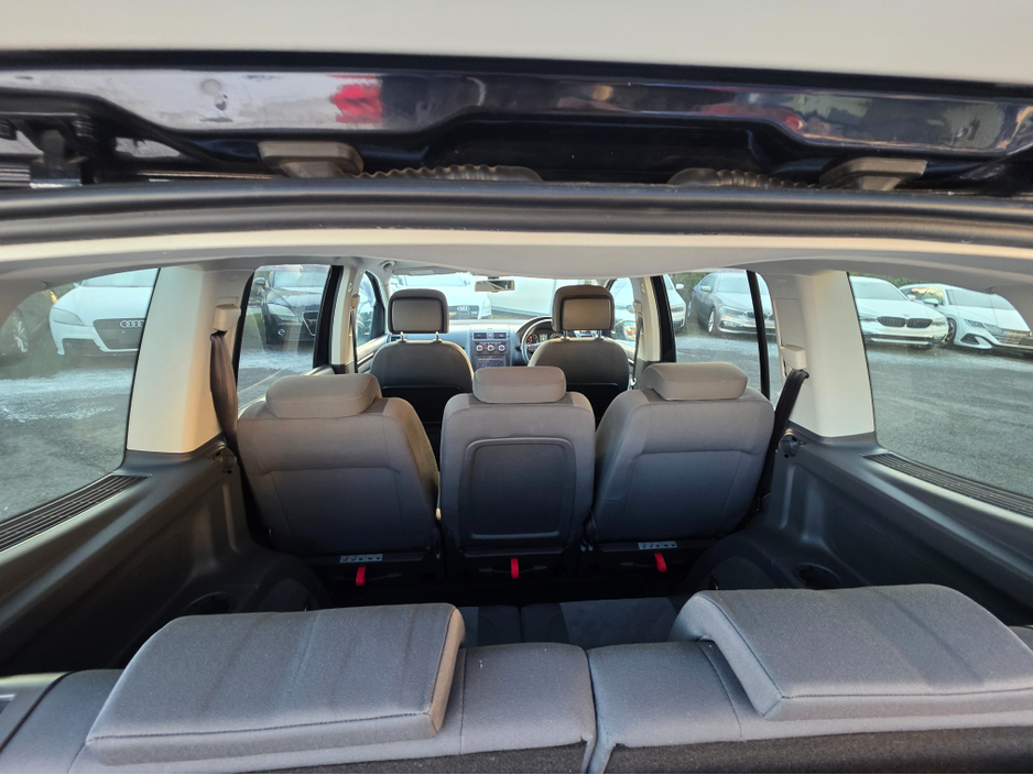 2013 Volkswagen Touran ( 132 REG  )1.4 TSI HIGHLINE EDITION  7 SEATER ALLOYS SIMI DEALER - SPECIALISING IN IMPORTS OF GERMAN AUTOMATIC HI SPEC CARS €10,950