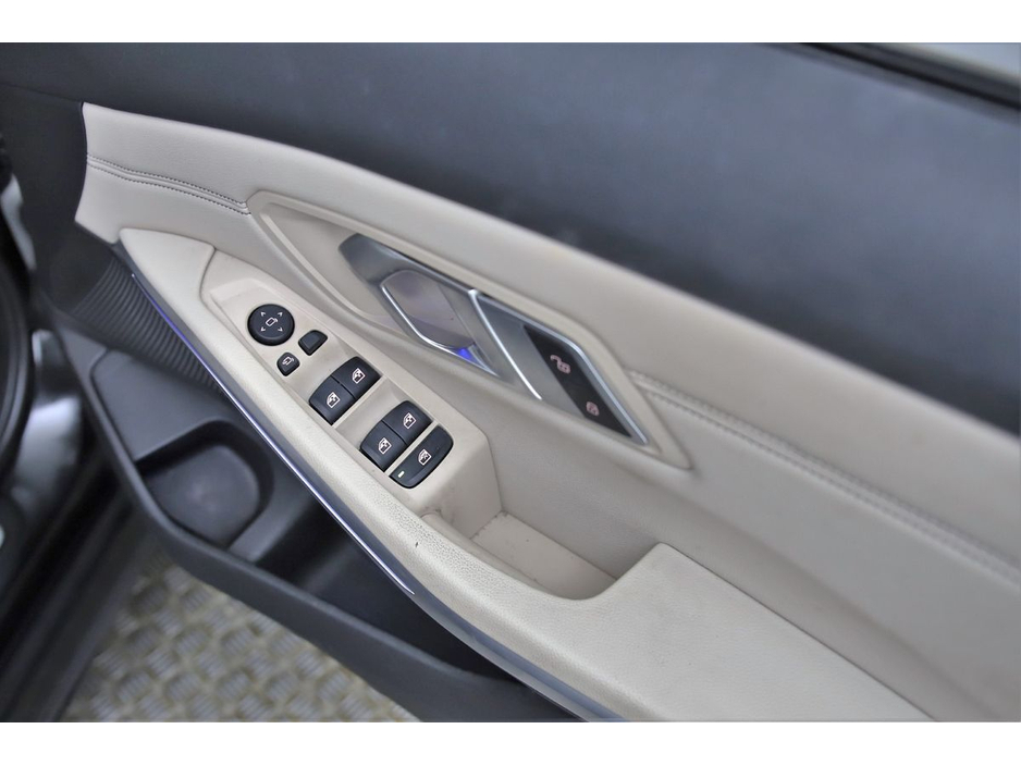 2022 BMW 3 Series 320D M SPORT *FULL BEIGE LEATHER* €39,890