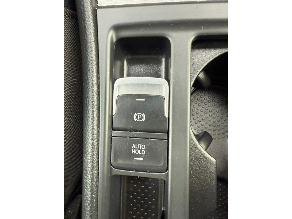 2016 Volkswagen Golf  €14,890