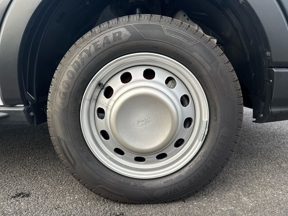 2025 Ford Transit  €55,975