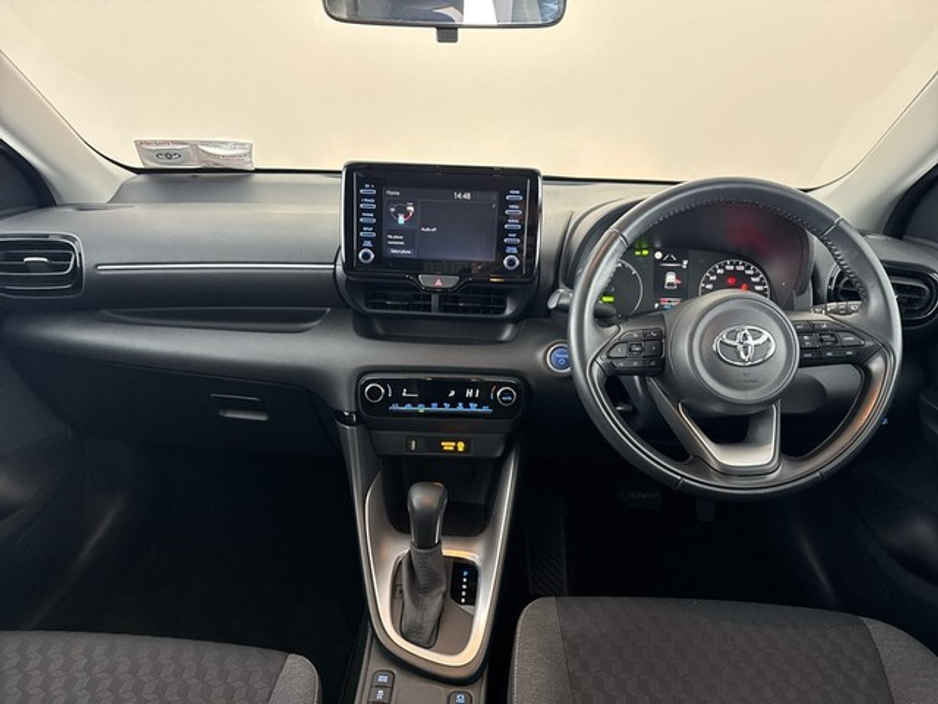 2023 Toyota Yaris HYBRID LUNA €23,950