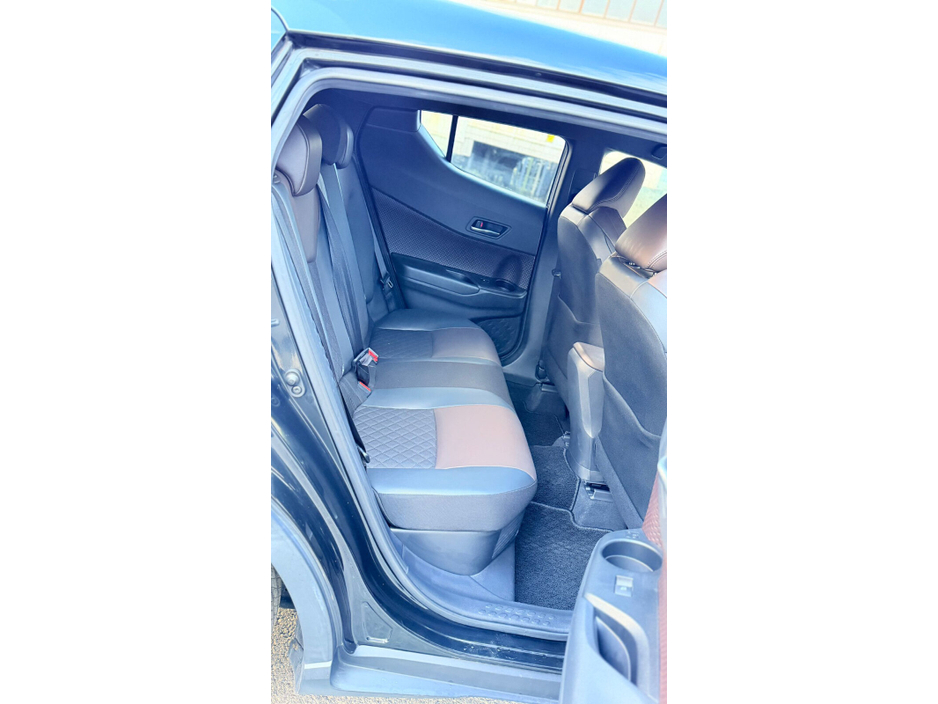 2019 Toyota C-HR 1.8 HYBRID LUNA €22,499