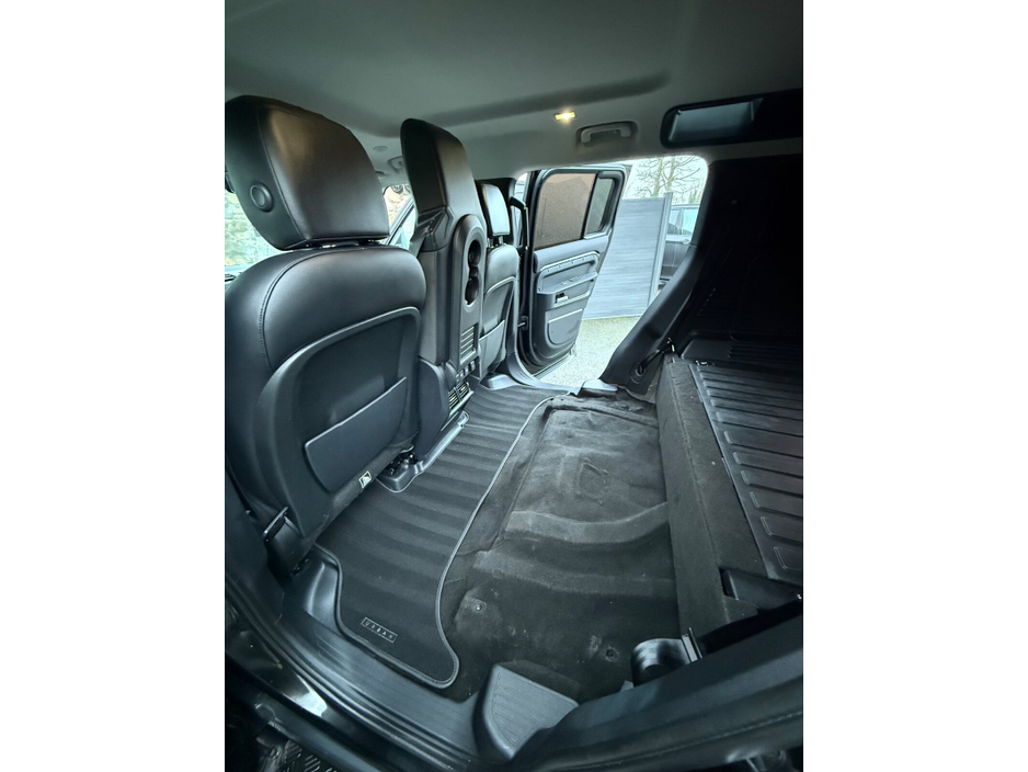 2021 Land Rover Defender  €63,995