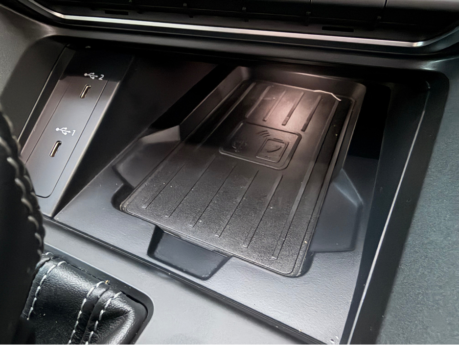 2024 Audi Q3 S LINE 45 TFSI E//LOW MILEAGE//FULL LEATHER//REVERSE CAMERA//FINANCE PACKAGES// €46,950