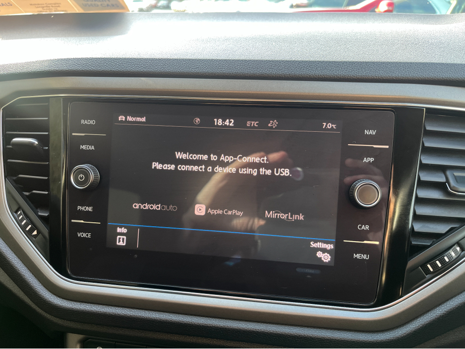 2021 Volkswagen T-Roc STYLE AUTOMATIC 2.0 DIESEL //LOW MILES//KEYLESS ENTRY//REVERSE CAMERA//ADAPTIVE CRUISE CONTROL//BLIND SPOT WARNING// €25,950