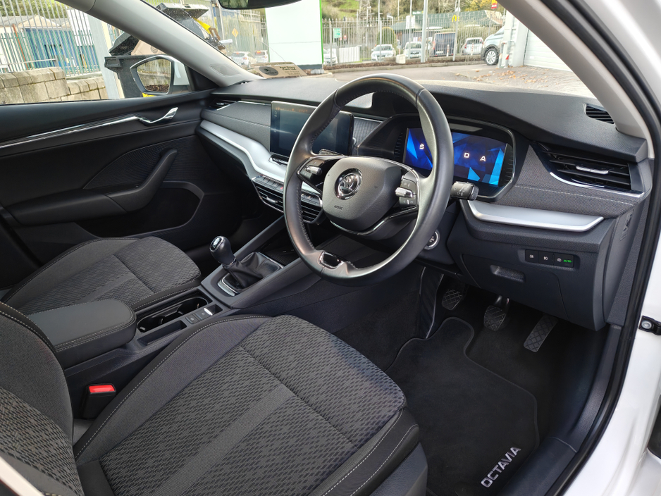 2023 Skoda Octavia STYLE 1.0 TSI 110HP 5DR-JUST 27,000KM- 2 YEAR SKODA WARRANTY-HEATED SEATS-FULL KEYLESS-WIRLESS CHARGING-LED INTERIOR PK €27,950