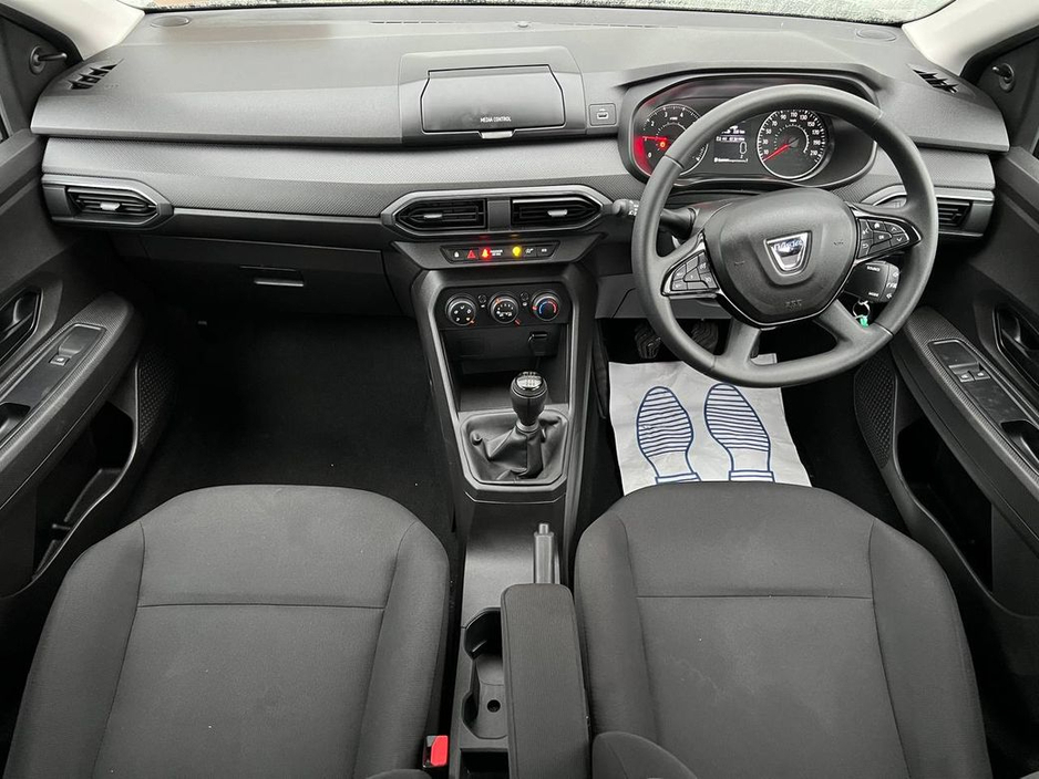 2023 Dacia Sandero ESSENTIAL 1.0 TCE // CRUISE CONTROL // AIR CONDITIONING // 2 KEYS €12,900