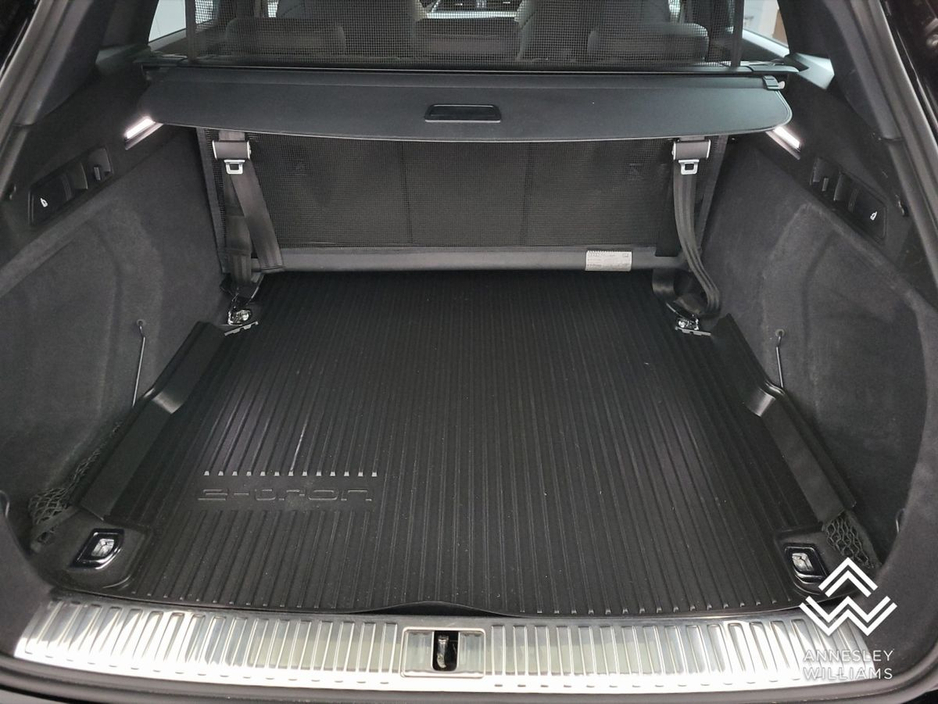 2022 Audi e-tron 55 quattro S Line €41,950