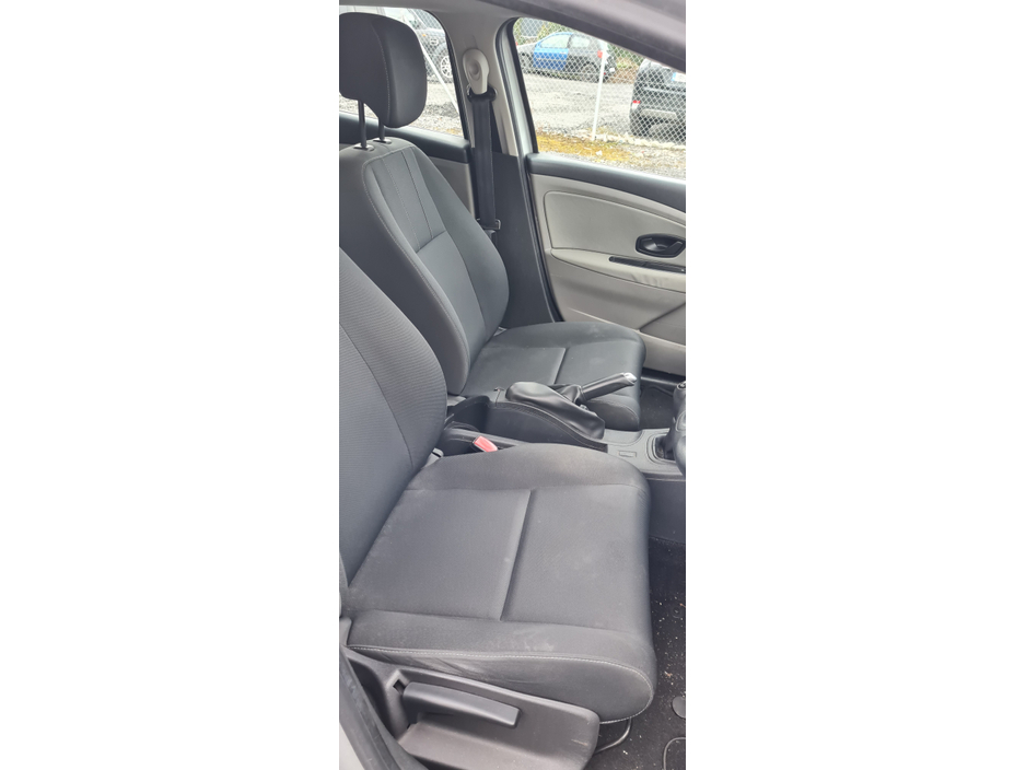 2011 Renault Megane 1.6 BIZU 100BHP 5DR 16V €3,600