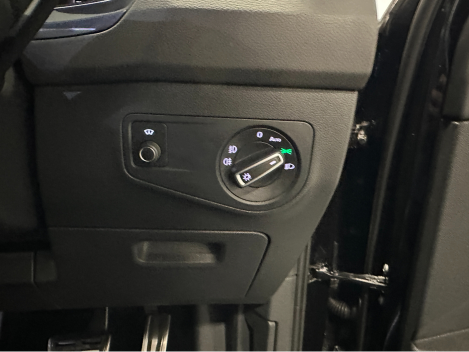 2019 Volkswagen Tiguan (191) TIGUAN 2.0TDI R LINE (LEATHER) DSG 4 MOTION LOW KMS VW/AUDI SPECIALISTS WWW.DENISDARCYCARS.IE €31,950