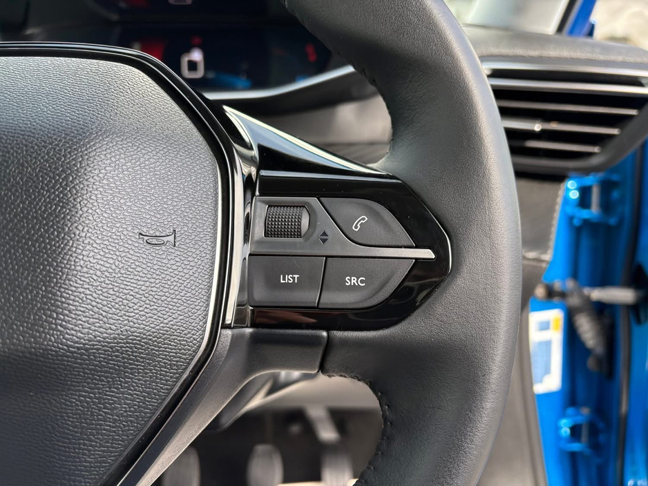 2022 Peugeot 2008 ALLURE PREMIUM + B-H BLUEHDI PLUS S/S €22,999