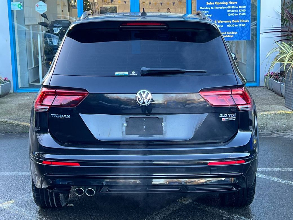 2018 Volkswagen Tiguan R-LINE 2.0 TDI 4MOTION // BLACK EDITION // HEADS-UP DISPLAY // 360 SURROUND PARKING CAMERAS €28,950