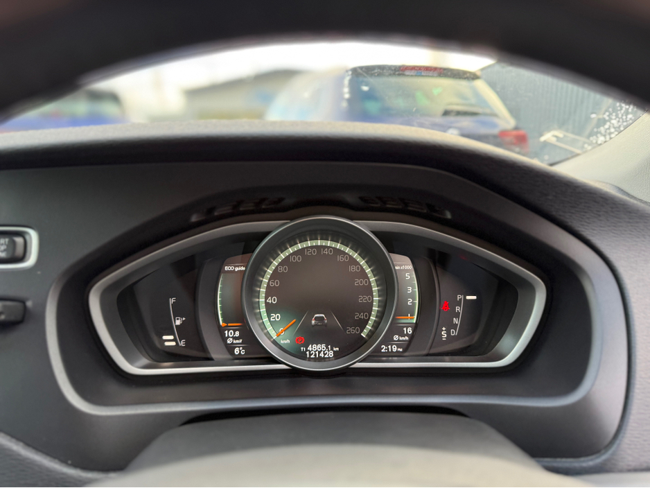 2018 Volvo V40 D4 INSCRIPTION - 2.0L DIESEL - AUTO - 12M WARRANTY - CAR: 1615 €14,950