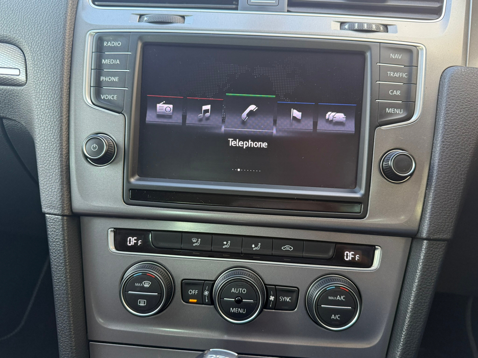 2015 Volkswagen Golf  €14,990