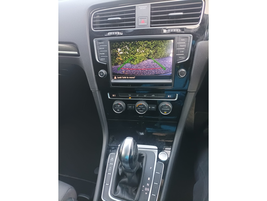 2016 Volkswagen Golf 1.4 TSI HIGHLINE AUTOMATIC SPORTS VELOUR INTERIOR SPORTS ALLOYS  WIND DEFLECTORS LARGE TOUCH SCREEN RADIO FACTORY IMMOBILISER CRUISE CONTROL FRONT & REAR DASHCAM JUST FULLY SERVICED 2 YEARS NCT €16,949