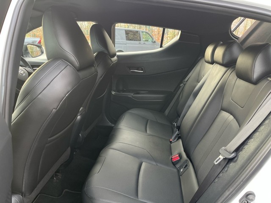 2023 Toyota C-HR HYBRID LUNA 4DR AUTO €28,950