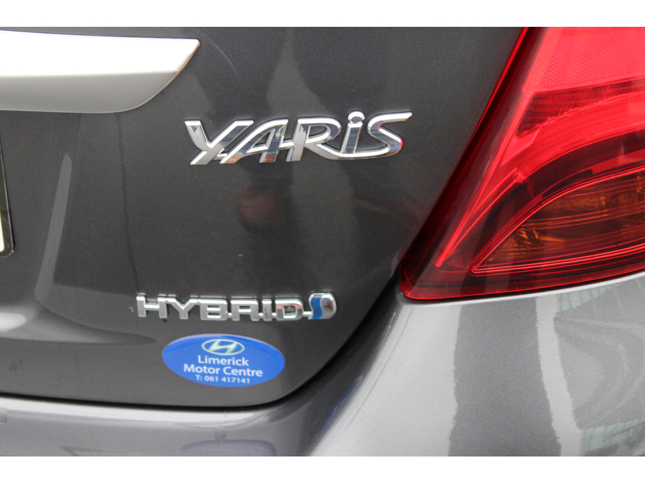 2017 Toyota Yaris Hybrid Luxury €14,950