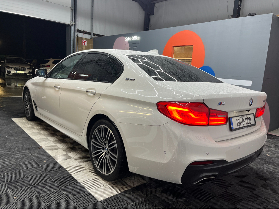 2019 BMW 5 Series €26950! 2019 BMW 530E M-SPORT iPERFORMANCE 2.0 AUTOMATIC/ CRUISE CONTROL / 360° PARKING CAMERA / ELECTRIC MEMORY & HEATED SEATS / REAR HEATED SEATS / PADDLE SHIFTERS €26,950