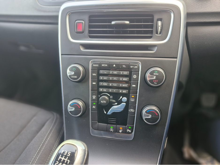 2015 Volvo V60 2.0 D D4 BUSINESS EDITION 190BHP €7,994