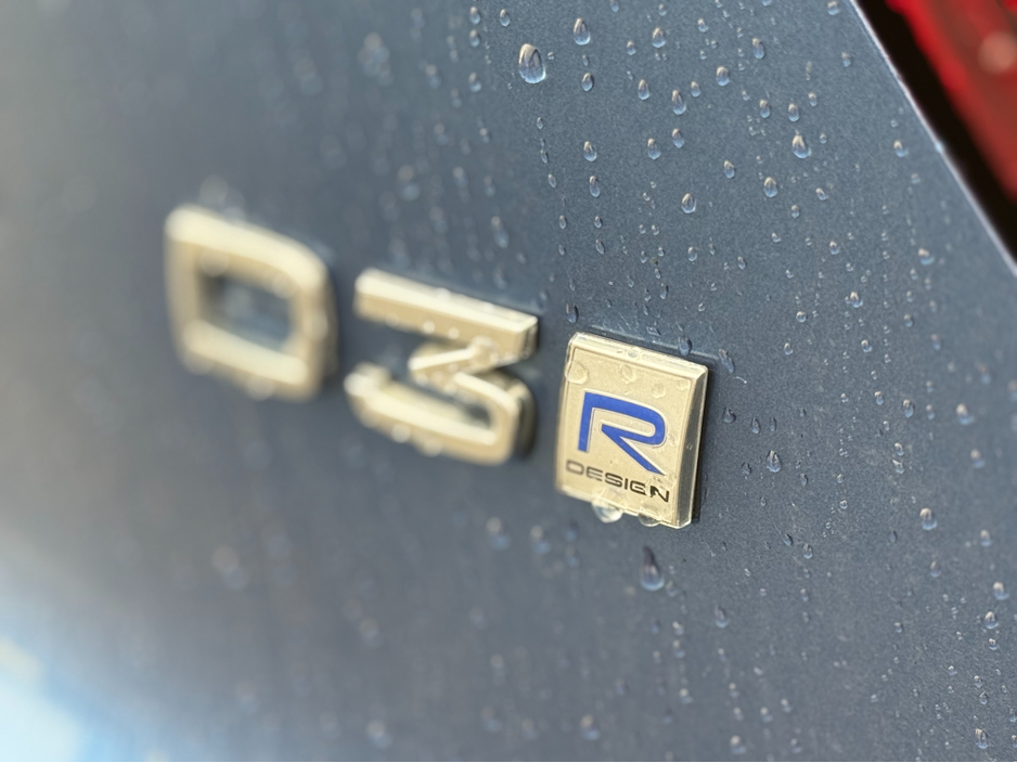 2020 Volvo XC40 D3 R-DESIGN AT 5DR AUTO €31,950