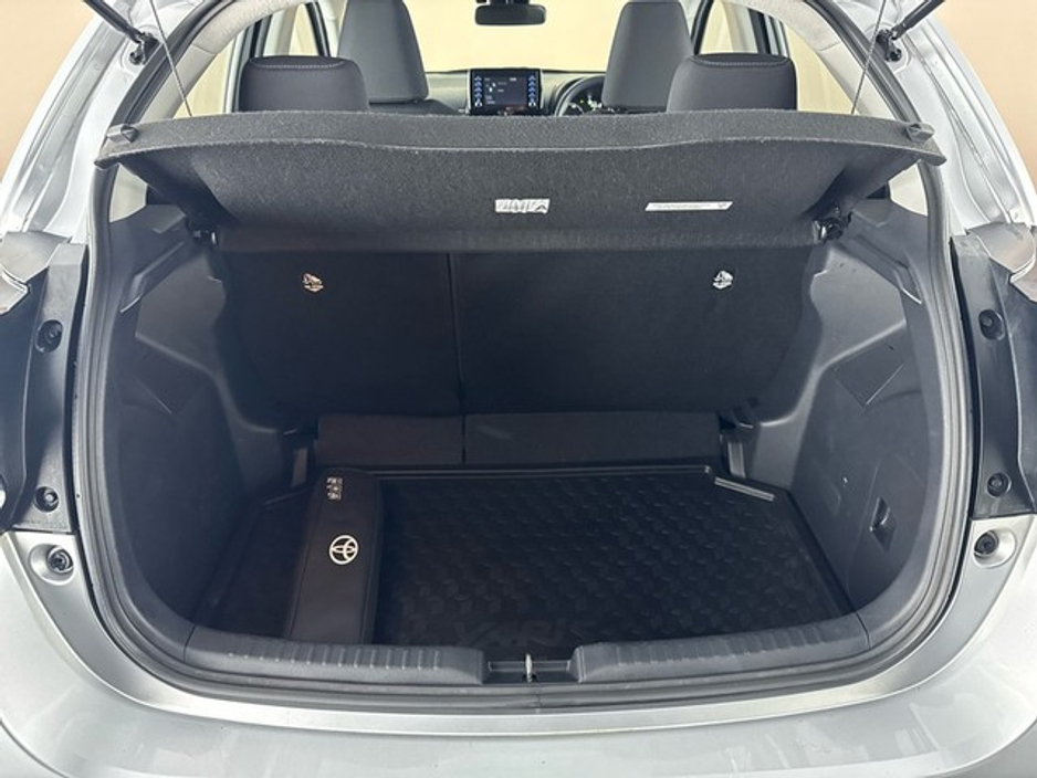 2023 Toyota Yaris HYBRID LUNA €23,950