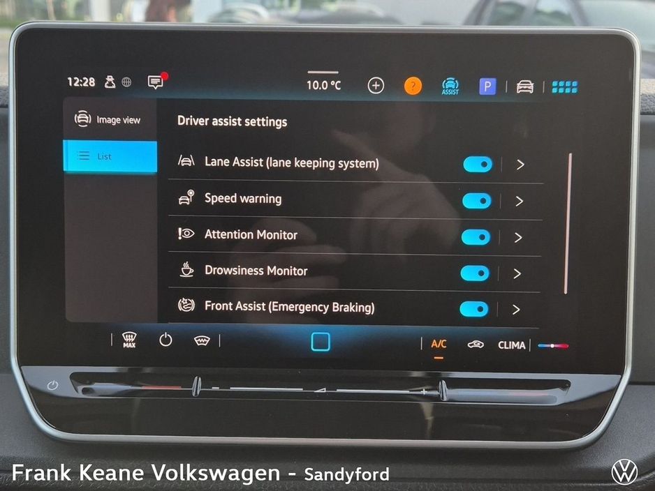 2026 Volkswagen Crafter HIGHLINE 30 MWB 140BHP M6F *APPLE CARPLAY/ANDROID AUTO* *REAR VIEW CAMERA* *FRONT AND REAR PARKING SENSORS* *LED CARGO LIGHTS* *AIR CONDITIONING* €39,367