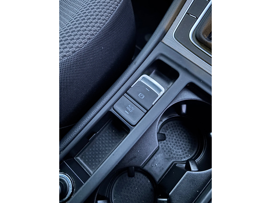 2015 Volkswagen Golf  €10,995